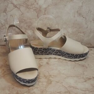 Antropologie Women's Cream And Gray Animal Print  Platform Sandals Size 40
